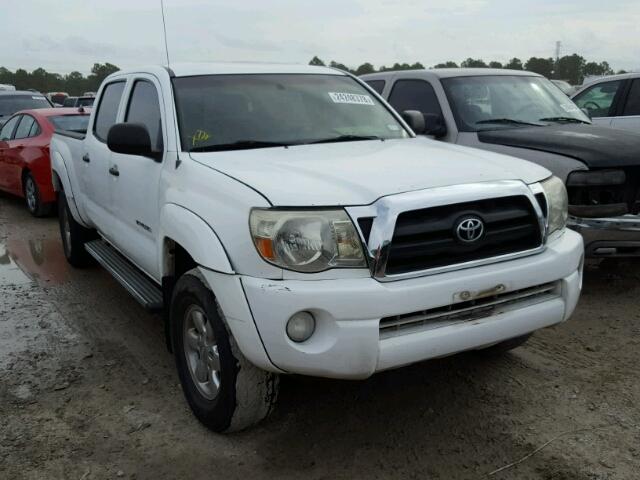 5TEKU72N25Z060125 - 2005 TOYOTA TACOMA DOU WHITE photo 1