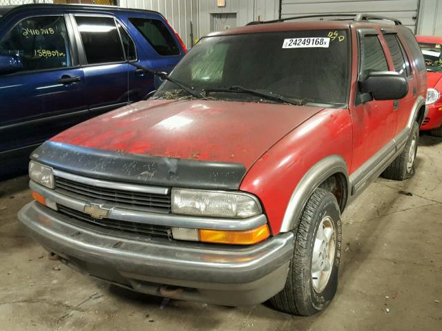 1GNDT13W4X2239703 - 1999 CHEVROLET BLAZER RED photo 2