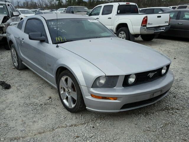 1ZVFT82H365218090 - 2006 FORD MUSTANG GT SILVER photo 1