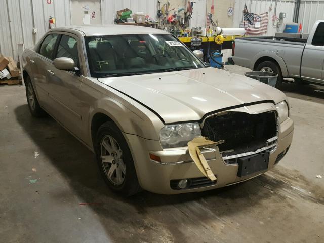 2C3KA53G26H383945 - 2006 CHRYSLER 300 TOURIN GOLD photo 1