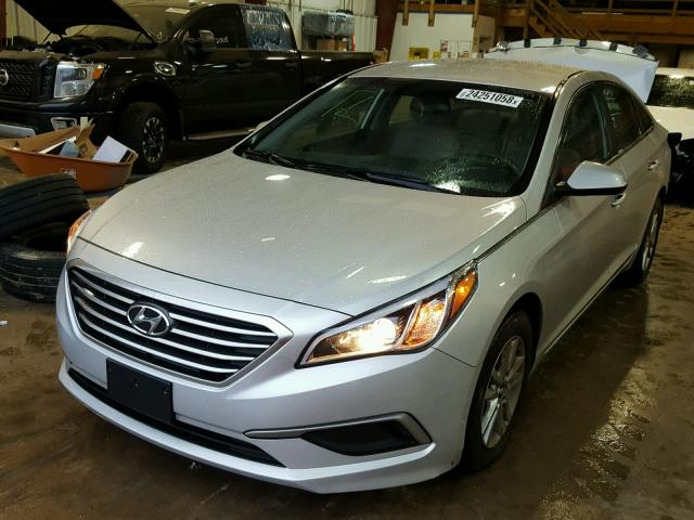 5NPE24AF9GH267385 - 2016 HYUNDAI SONATA SE SILVER photo 2