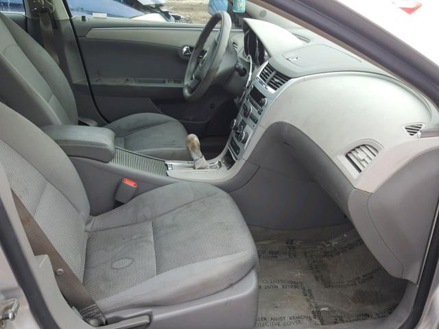 1G1ZG57B794147759 - 2009 CHEVROLET MALIBU LS 银色 照片 5