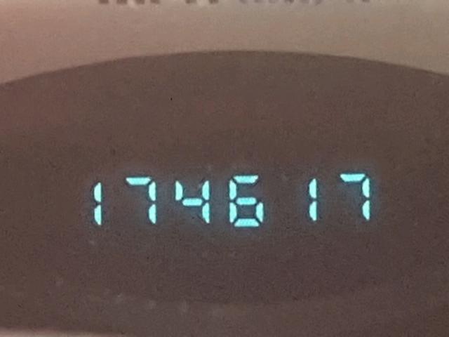 1J4GL48K44W195049 - 2004 JEEP LIBERTY SP BLACK photo 8