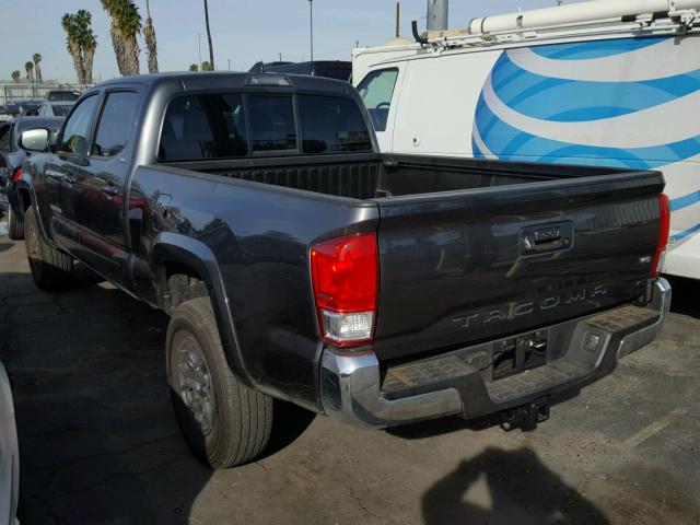 3TMBZ5DN3HM007213 - 2017 TOYOTA TACOMA DOU GRAY photo 3