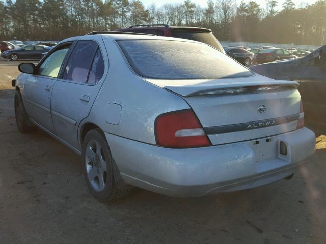 1N4DL01A7YC153443 - 2000 NISSAN ALTIMA XE SILVER photo 3