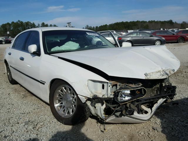 1LNHM82W4YY935599 - 2000 LINCOLN TOWN CAR S WHITE photo 1