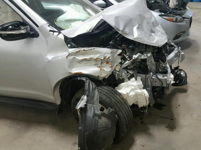 JN8AF5MR6HT705120 - 2017 NISSAN JUKE S SILVER photo 9