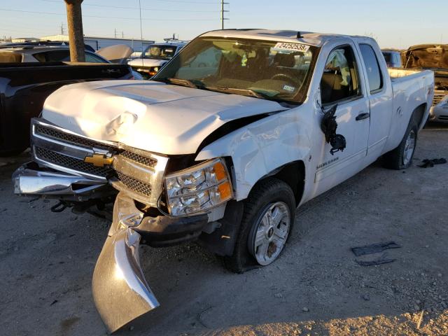 1GCRKSE72DZ126915 - 2013 CHEVROLET SILVERADO WHITE photo 2