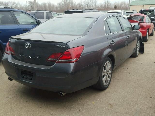 4T1BK36B38U306784 - 2008 TOYOTA AVALON XL GRAY photo 4