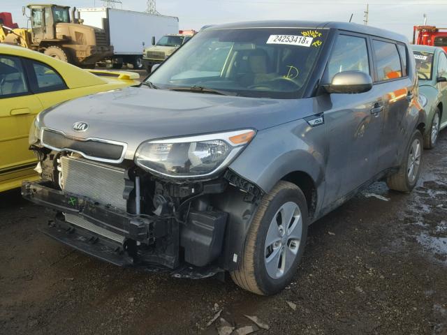 KNDJN2A21G7285021 - 2016 KIA SOUL GRAY photo 2