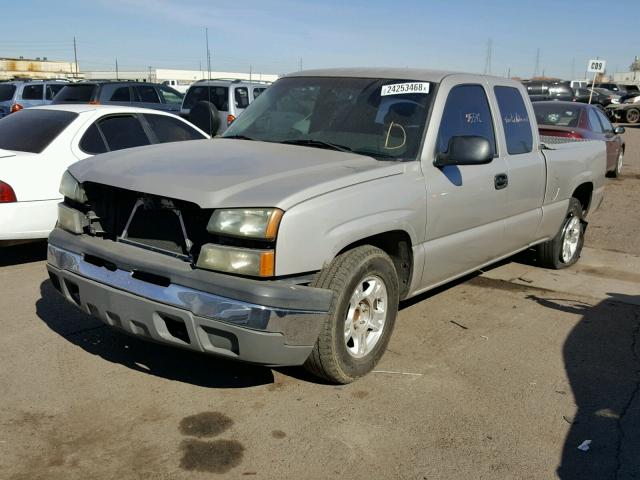 1GCEC19X84Z315746 - 2004 CHEVROLET SILVERADO SILVER photo 2