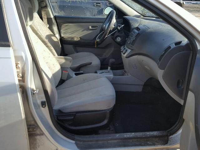 KMHDU46D98U439771 - 2008 HYUNDAI ELANTRA GL SILVER photo 5