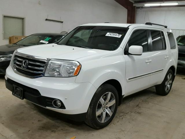 5FNYF3H21BB044392 - 2011 HONDA PILOT LX WHITE photo 2