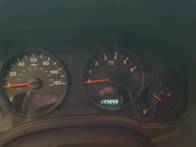 1J4NT4FB3AD612288 - 2010 JEEP COMPASS SP WHITE photo 8