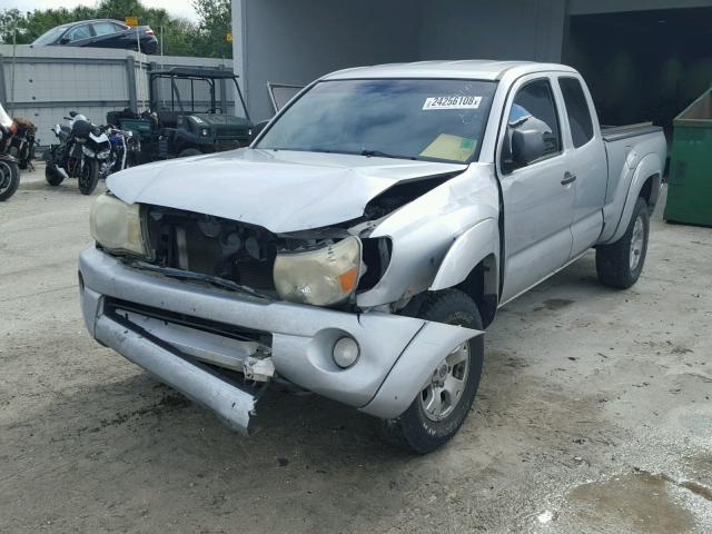 5TEUU42N26Z158063 - 2006 TOYOTA TACOMA ACC SILVER photo 2