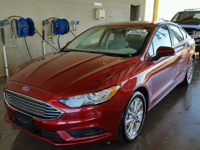 3FA6P0HD5HR273739 - 2017 FORD FUSION SE RED photo 2