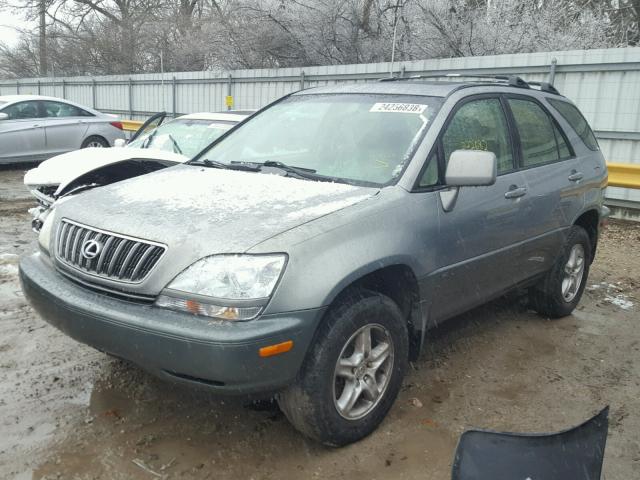 JTJGF10U720121405 - 2002 LEXUS RX 300 SILVER photo 2