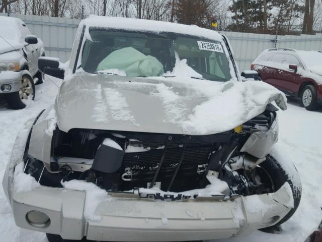 1J8HG48K98C234748 - 2008 JEEP COMMANDER GRAY photo 9