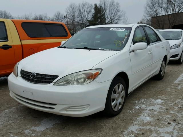 4T1BE32KX4U281101 - 2004 TOYOTA CAMRY LE WHITE photo 2