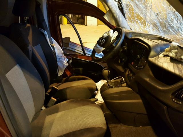 ZFBERFAT5F6A70404 - 2015 RAM PROMASTER 栗色 照片 5