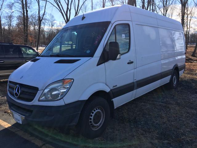 WD3PE8CC3B5506507 - 2011 MERCEDES-BENZ SPRINTER 2 WHITE photo 2