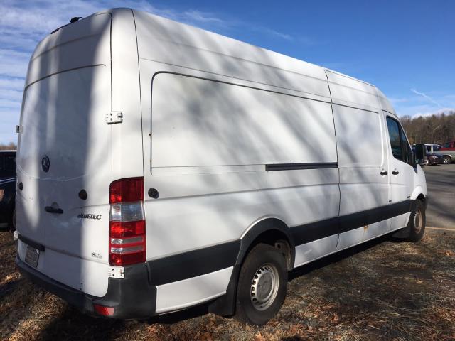 WD3PE8CC3B5506507 - 2011 MERCEDES-BENZ SPRINTER 2 WHITE photo 4