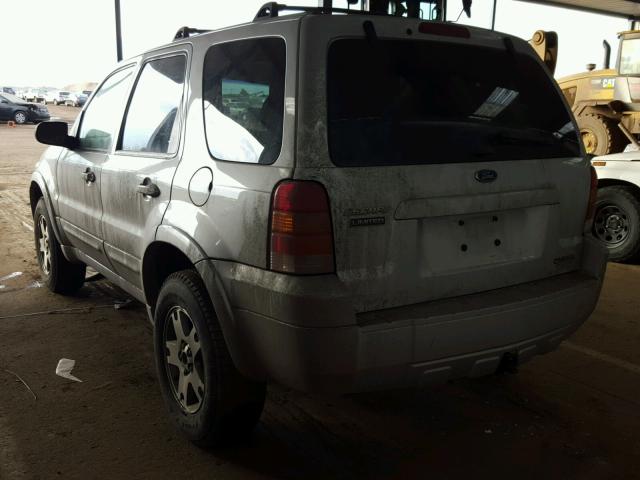 1FMYU94185KB16679 - 2005 FORD ESCAPE LIM SILVER photo 3