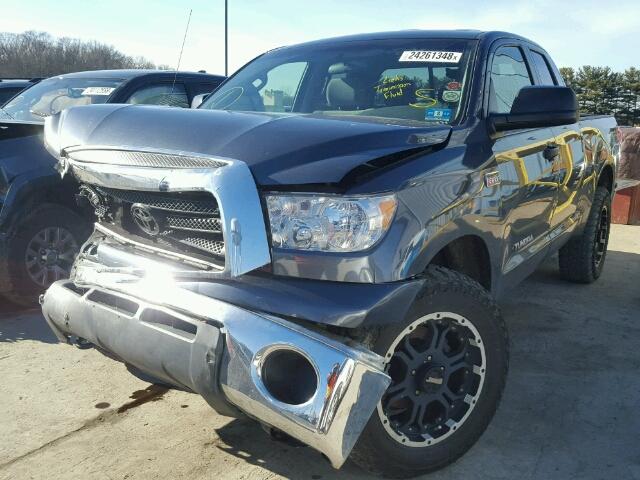 5TBBV54158S522067 - 2008 TOYOTA TUNDRA DOU GRAY photo 2