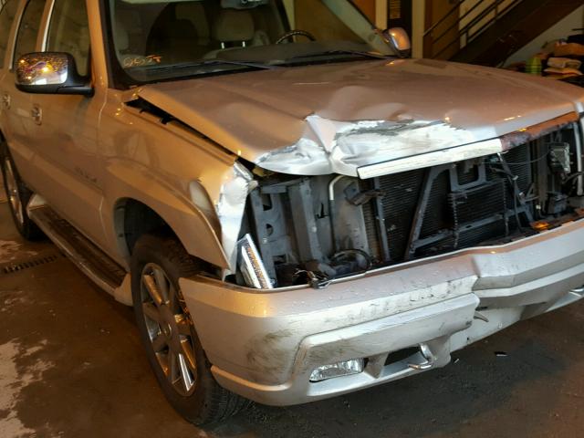 1GYEK63N66R137839 - 2006 CADILLAC ESCALADE L GOLD photo 9