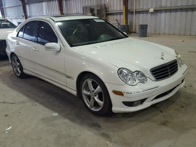 WDBRF40J75F707749 - 2005 MERCEDES-BENZ C 230K SPO WHITE photo 1