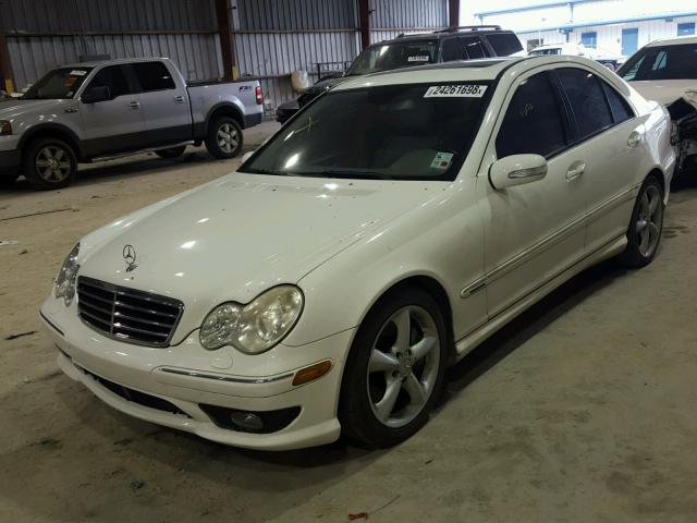 WDBRF40J75F707749 - 2005 MERCEDES-BENZ C 230K SPO WHITE photo 2