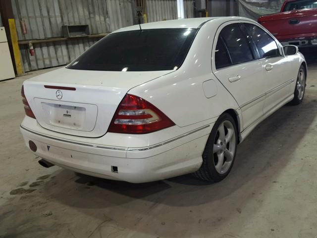 WDBRF40J75F707749 - 2005 MERCEDES-BENZ C 230K SPO WHITE photo 4