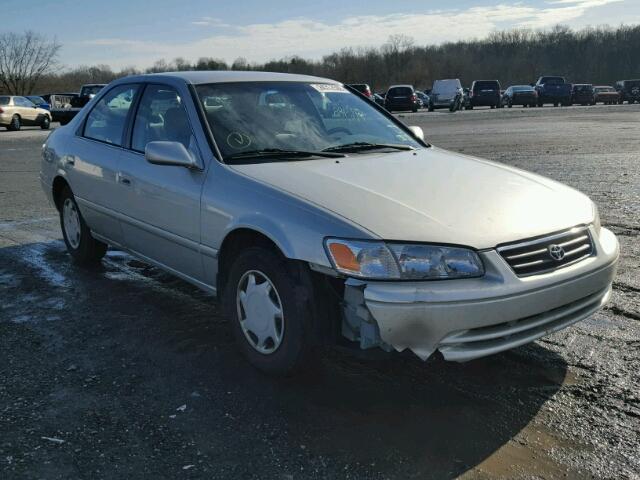 4T1BG22K7YU710205 - 2000 TOYOTA CAMRY CE SILVER photo 1