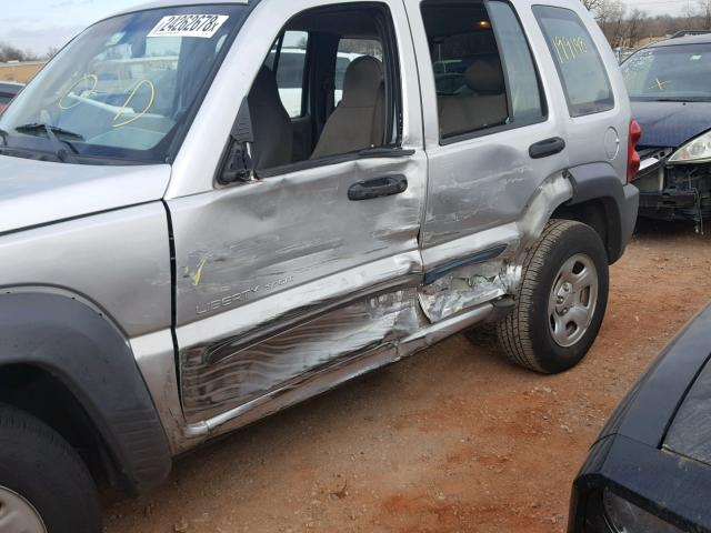 1J4GK48K83W578283 - 2003 JEEP LIBERTY SP SILVER photo 9