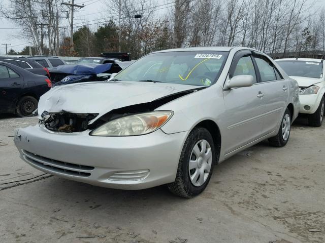 4T1BE32K94U824373 - 2004 TOYOTA CAMRY LE SILVER photo 2