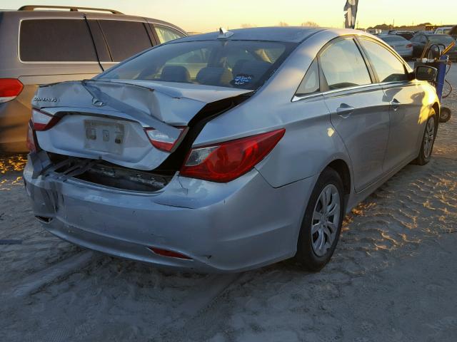 5NPEB4AC7BH068530 - 2011 HYUNDAI SONATA GLS SILVER photo 4