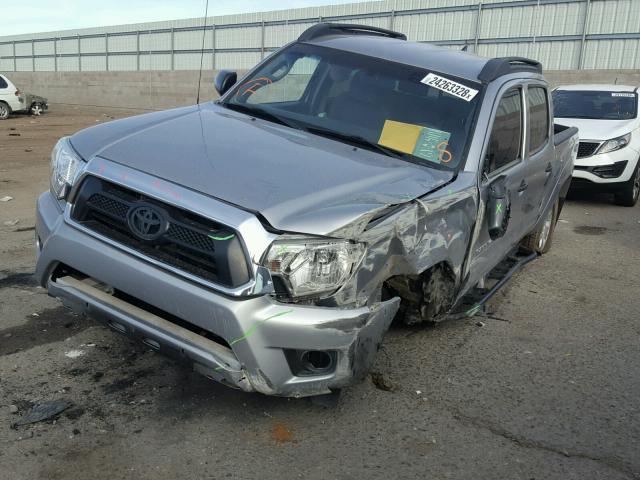 3TMLU4EN1FM171424 - 2015 TOYOTA TACOMA DOU SILVER photo 2