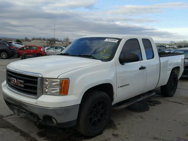 1GTEK19027Z541128 - 2007 GMC NEW SIERRA WHITE photo 2