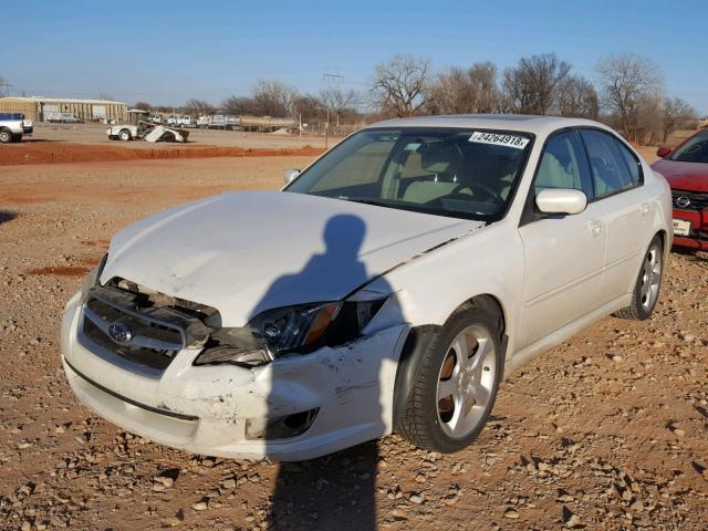 4S3BL616287223360 - 2008 SUBARU LEGACY 2.5 WHITE photo 2