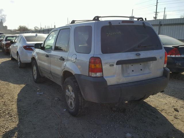 1FMYU93155KA72979 - 2005 FORD ESCAPE XLT SILVER photo 3