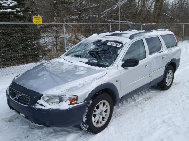 YV1SZ59H441135240 - 2004 VOLVO XC70 SILVER photo 2