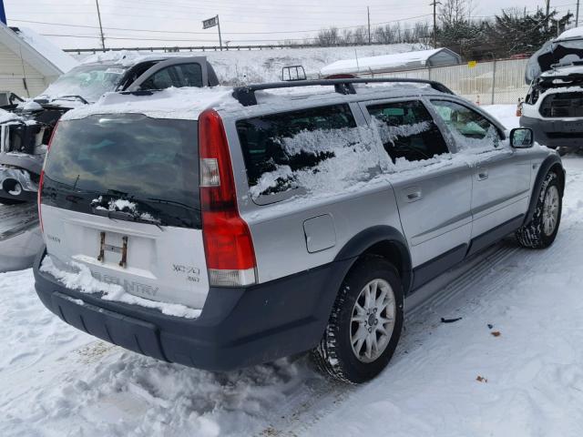 YV1SZ59H441135240 - 2004 VOLVO XC70 SILVER photo 4