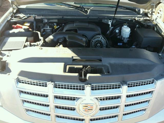 1GYFK63808R150670 - 2008 CADILLAC ESCALADE L CREAM photo 7