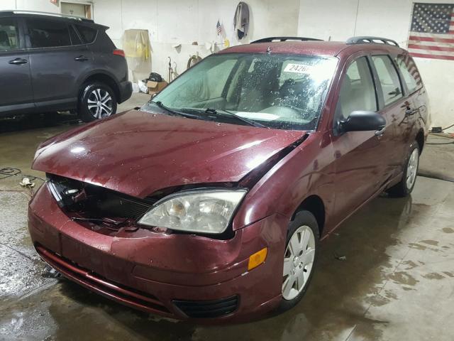 1FAFP36N36W220576 - 2006 FORD FOCUS ZXW MAROON photo 2