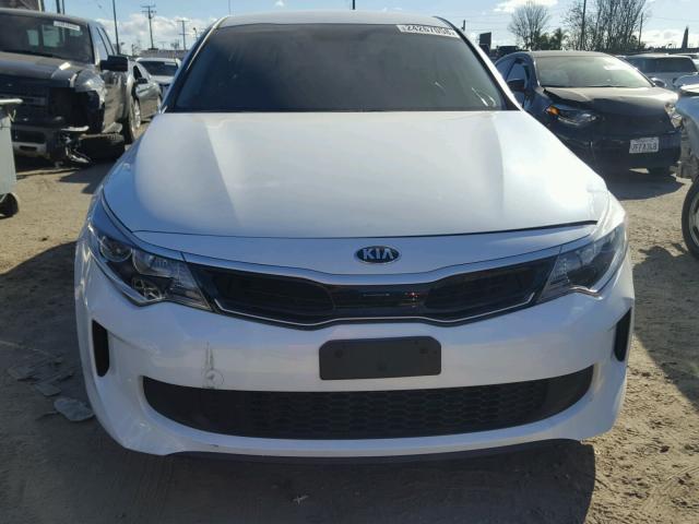 KNAGT4LC9H5006023 - 2017 KIA OPTIMA HYB WHITE photo 9