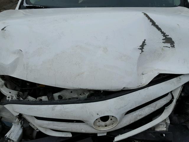 5YFBU4EE8CP018765 - 2012 TOYOTA COROLLA BA WHITE photo 7