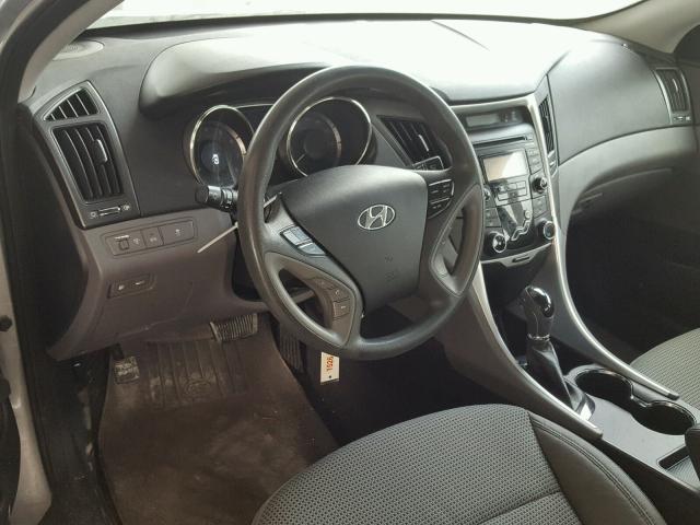 5NPEB4AC2CH381020 - 2012 HYUNDAI SONATA GLS SILVER photo 9