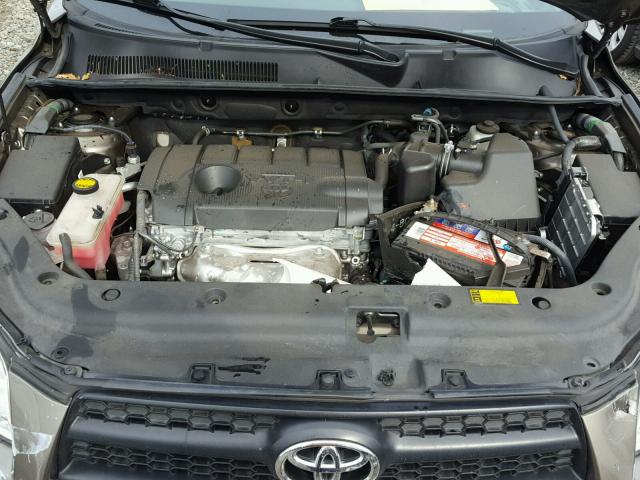 2T3BF4DVXCW256649 - 2012 TOYOTA RAV4 BROWN photo 7