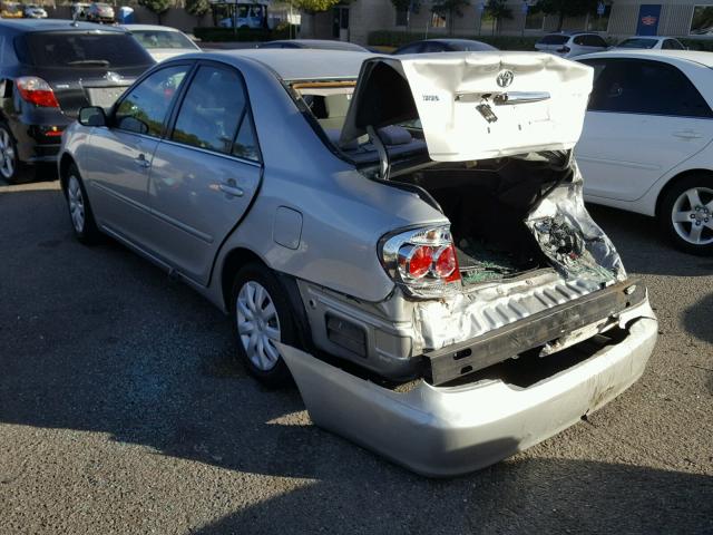 4T1BE32K15U420064 - 2005 TOYOTA CAMRY LE SILVER photo 3