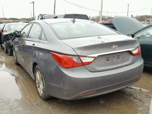 5NPEB4AC0DH632392 - 2013 HYUNDAI SONATA GLS GRAY photo 3